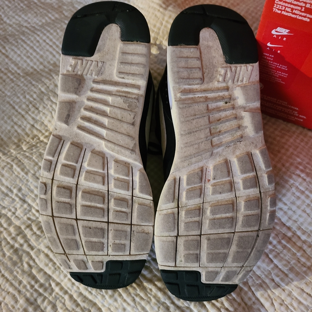 Shoes - Picture 3 of 3